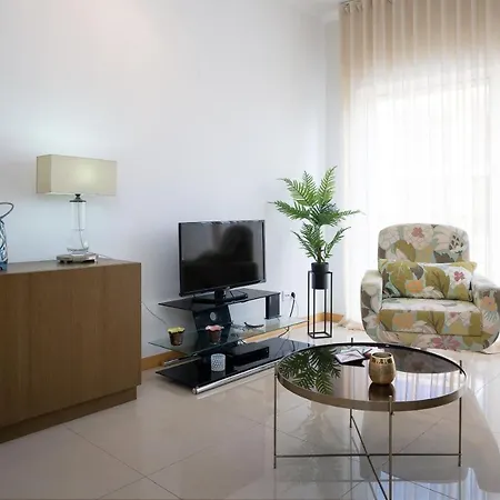 The Village - Outstanding Brand New 2 Bedrooms In Gale Apartment *